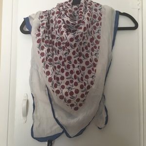 GAP cherry lightweight scarf